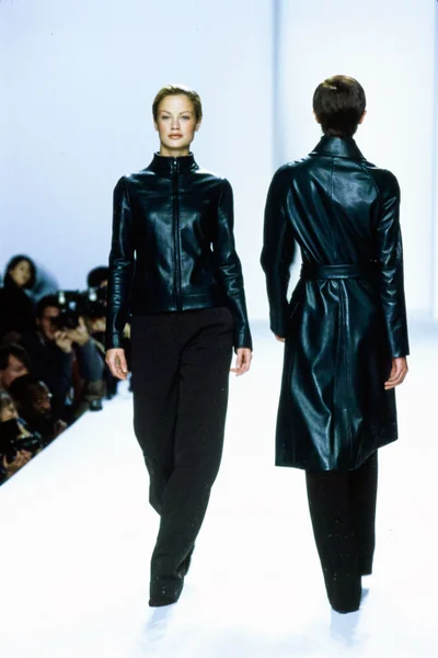 Look 28